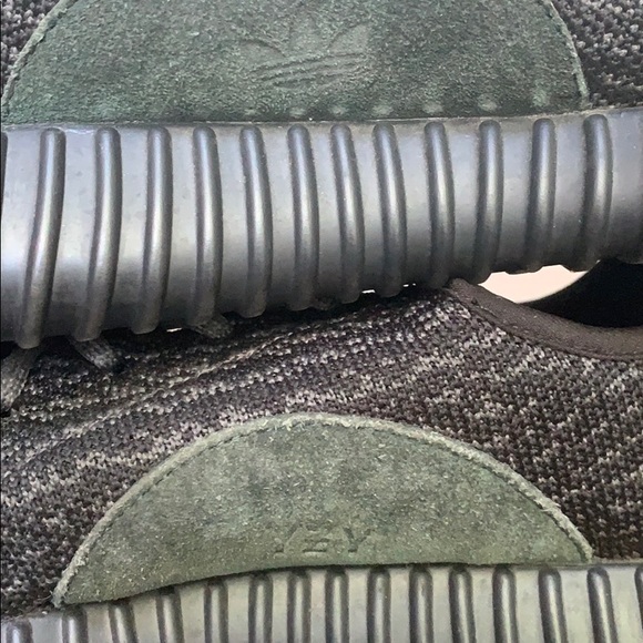👟 Adidas YZY Boost black athletic shoes - Picture 4 of 8
